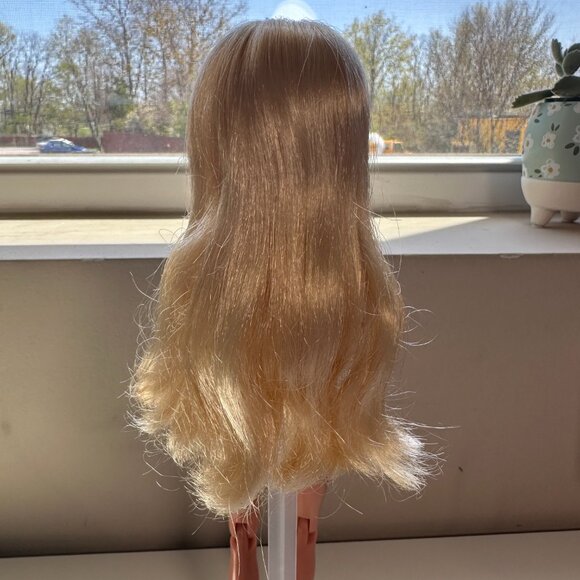 University Barbie Georgetown University Cheerleader Doll 1996 Mattel 17749 - Picture 9 of 13